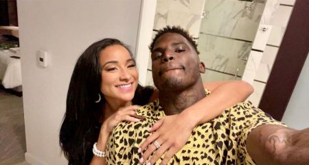Tyreek Hill is dating Kenny Vaccaro's sister Keeta Vaccaro as of January 2021.